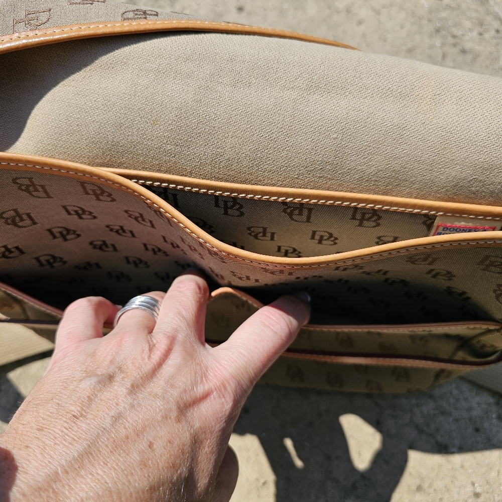 Dooney & Bourke Cabriolet Monogram tan canvas leather flap messenger crossbody - Picture 11 of 15